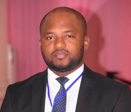 Gerónimo Ndong Mikue. Consultor estratégico junior en logística & transporte, especializado en Management de asuntos portuarios y transporte internacional.